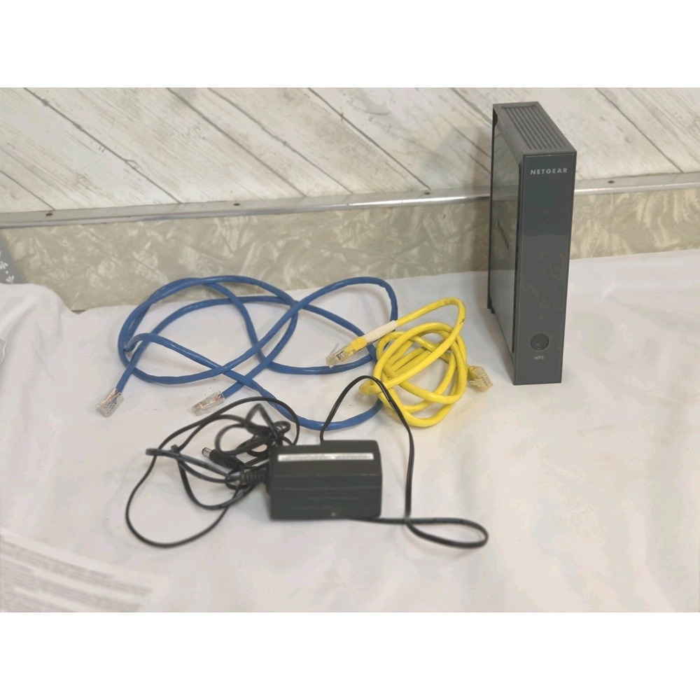 Netgear N300 Wireless Router WNR 2000v.4 / 2.4GHz Wi-Fi band 5 fast Ethernet